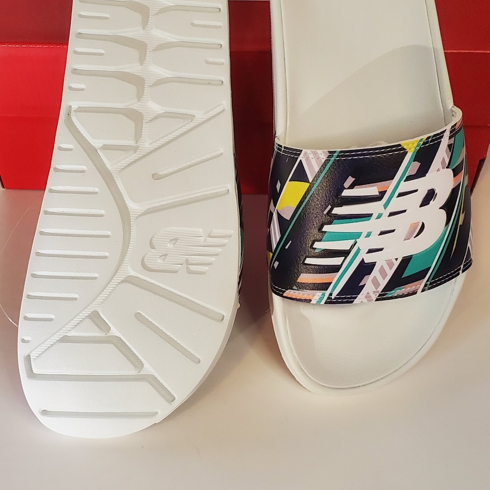 New Balance - Picture 3 of 4